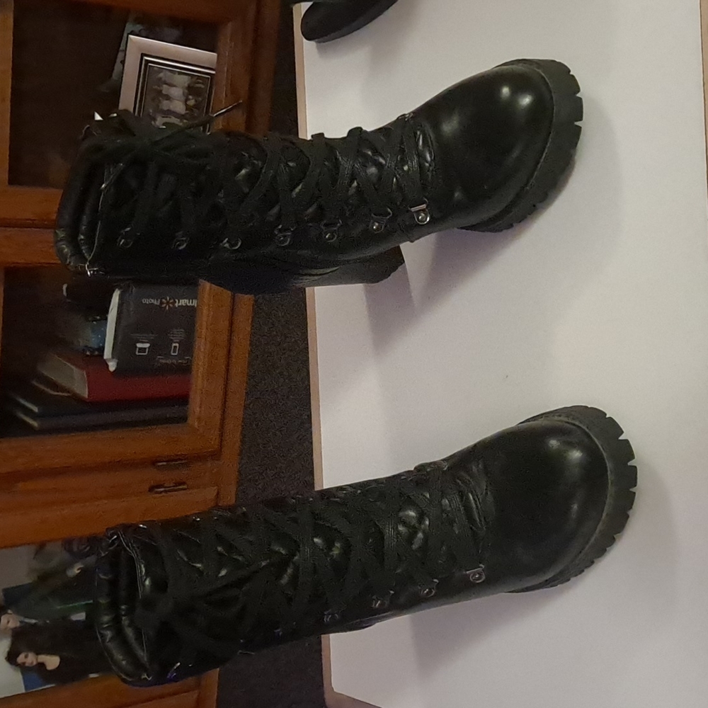 Shoe Dazzle boots